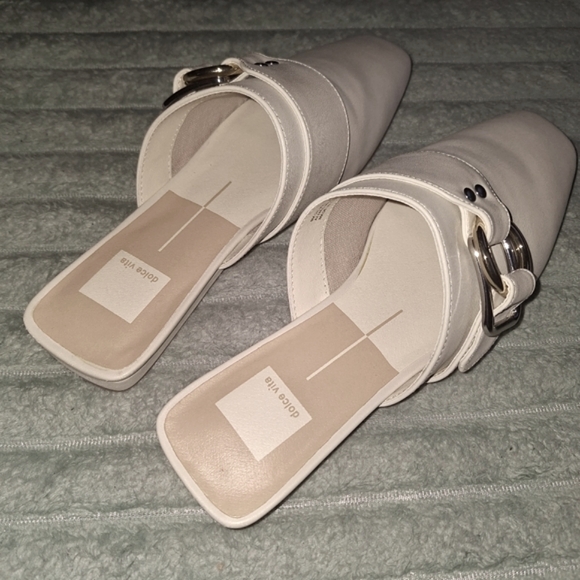 NEW Dolce Vita Women 8 Cream Slip-On Mules Buckles - Picture 4 of 9